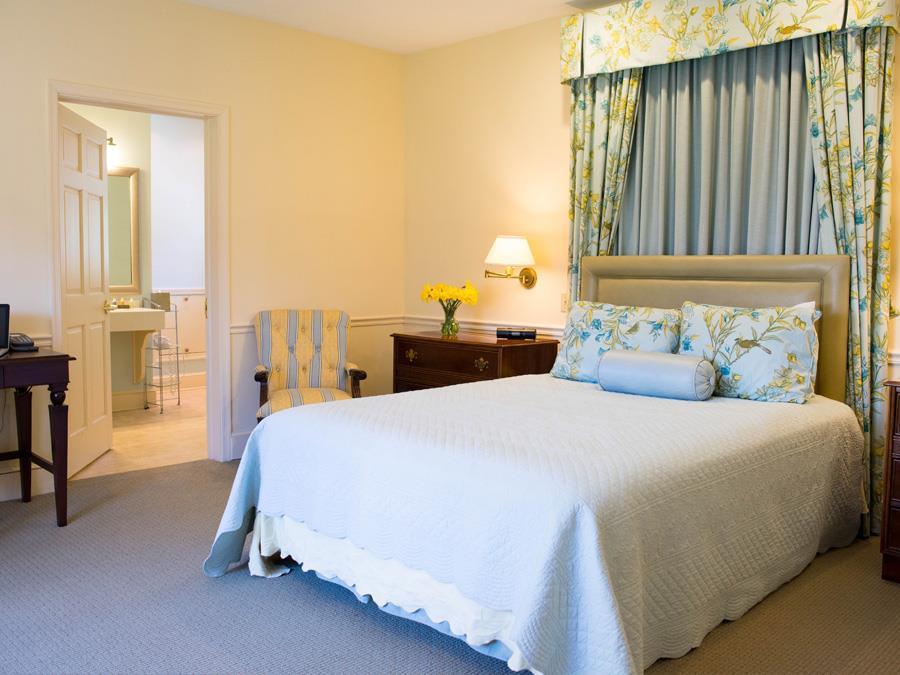 Airlie Hotel